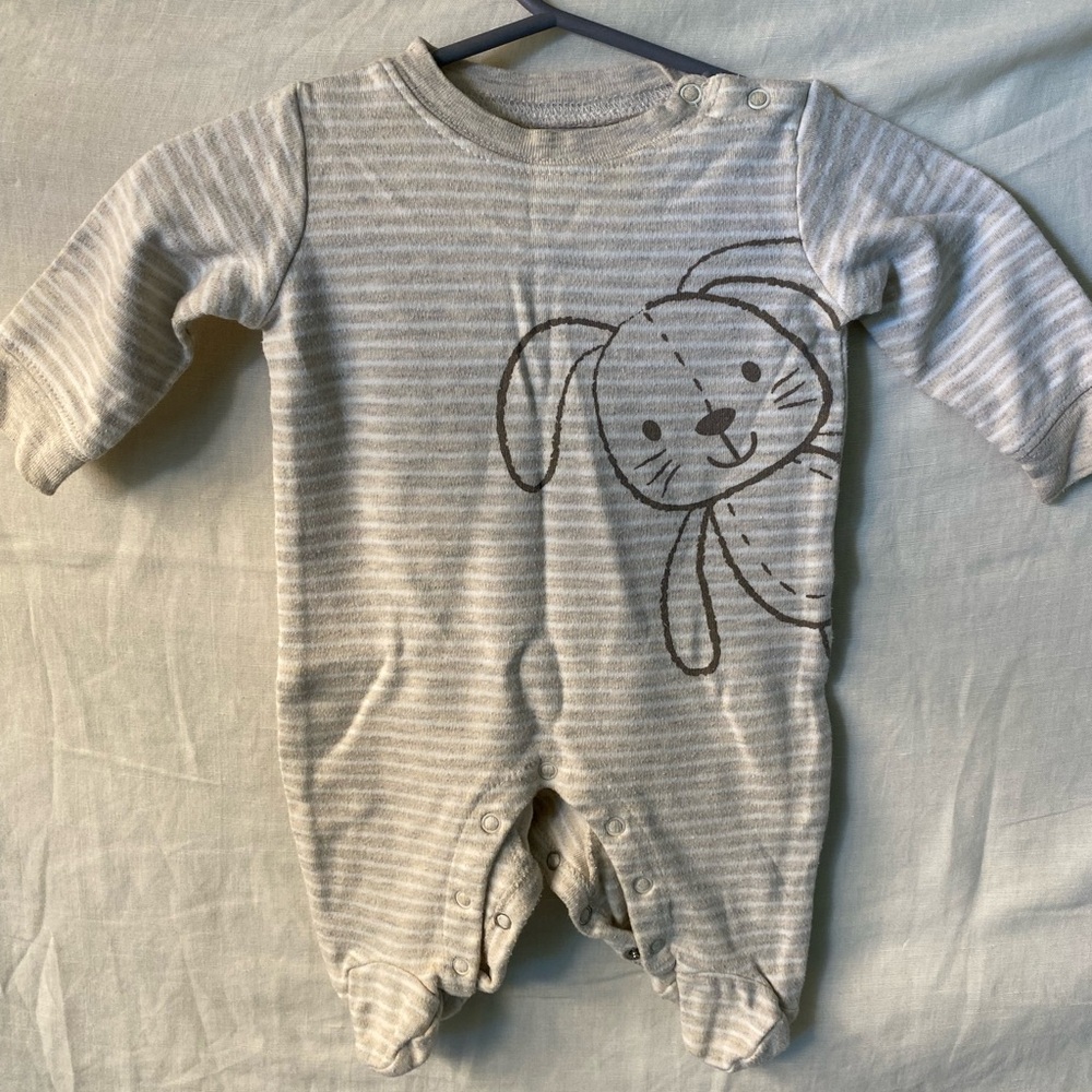 Neutral Newborn Baby One-Piece Grey Striped Bunny Footed Romper Onesie